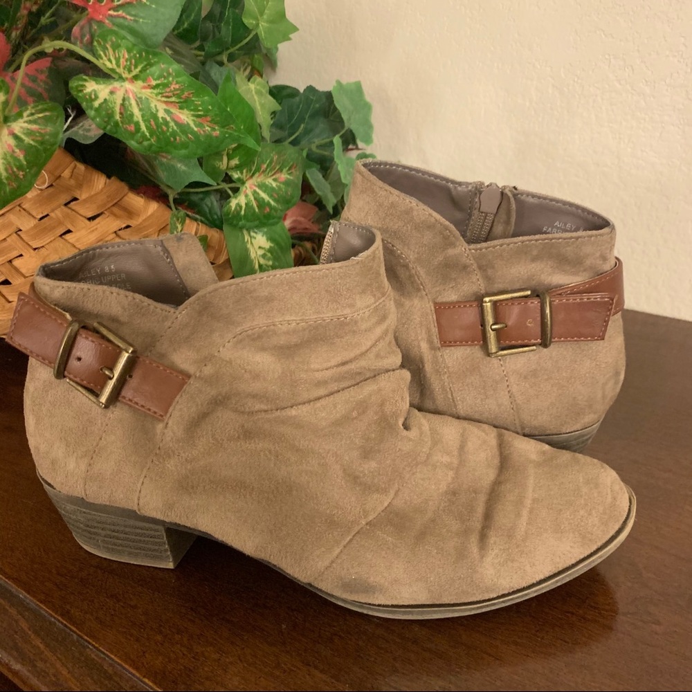WOMEN'S SIZE 8.5 NO PARKING AILEY RUCHED BOOTIES